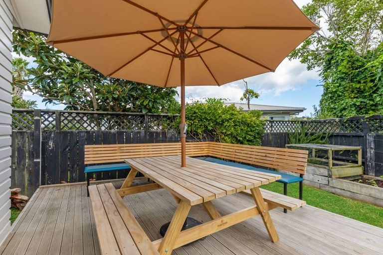 Photo of property in 3/69 Awaroa Road, Helensville, 0800