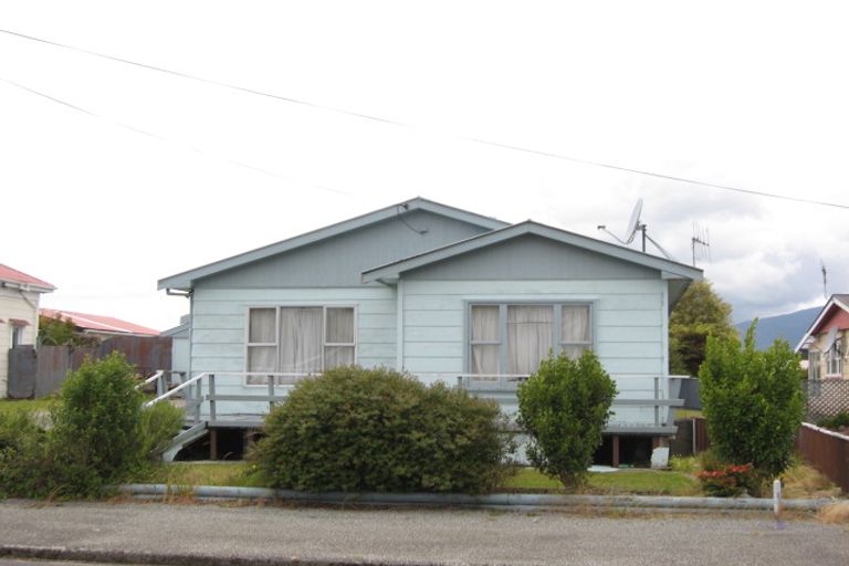 Photo of property in 101 Domett Street, Westport, 7825