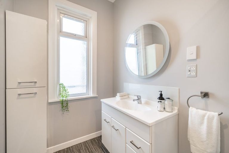 Photo of property in 26 Queens Drive, Kilbirnie, Wellington, 6022