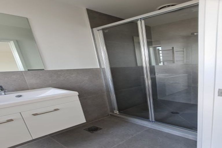 Photo of property in 2 Rimu Road, Mangere Bridge, Auckland, 2022