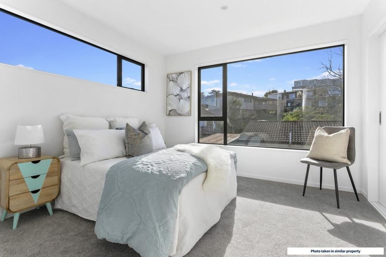Photo of property in 2/7 Cedar Heights Avenue, Massey, Auckland, 0614