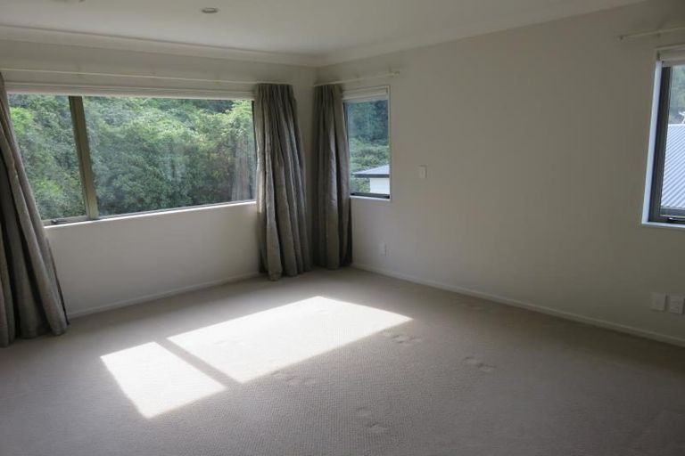 Photo of property in 15 Wantwood Grove, Churton Park, Wellington, 6037