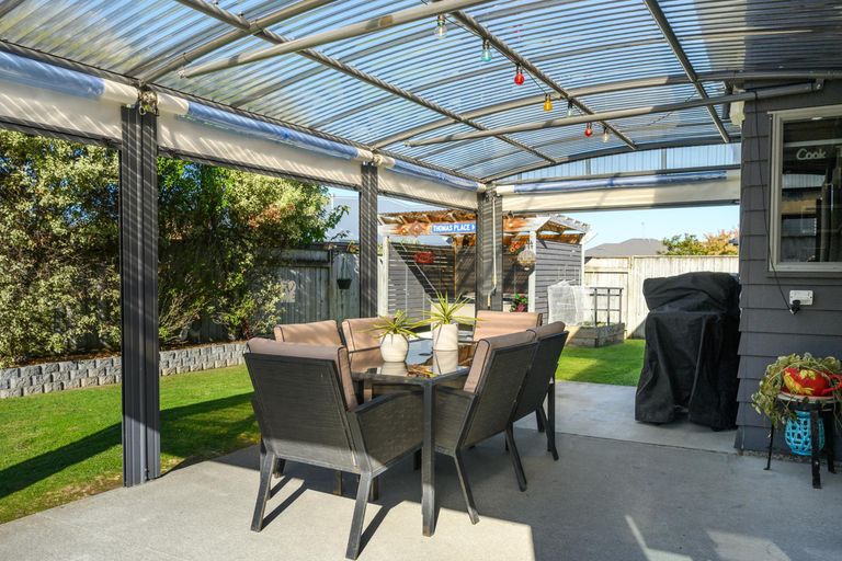 Photo of property in 99 Schnell Drive, Kelvin Grove, Palmerston North, 4414