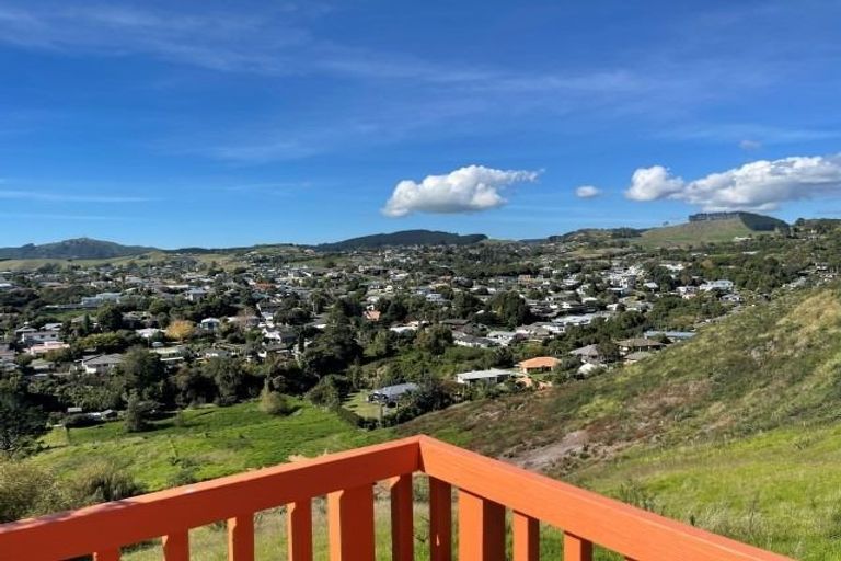 Photo of property in 18 Philomel Crescent, Bayswater, Auckland, 0622