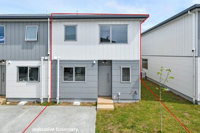 Photo of property in 2/70 Clevedon Road, Papakura, 2110