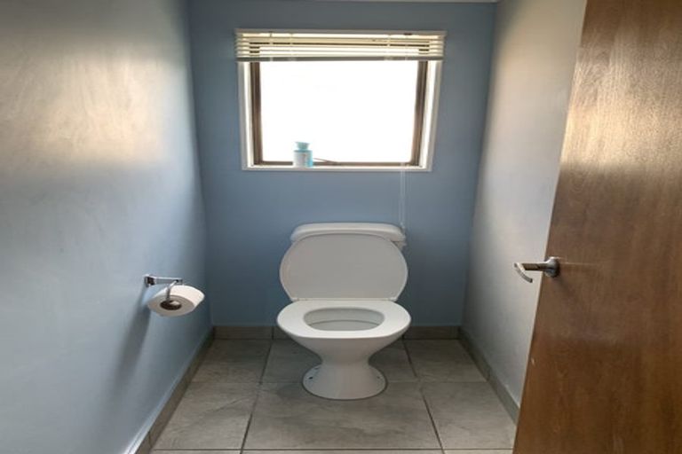 Photo of property in 11 Hilton Grove, Kelvin Grove, Palmerston North, 4414