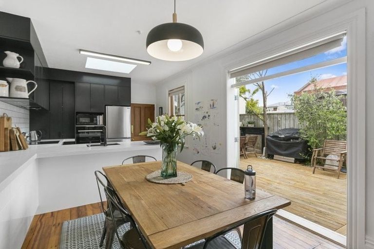 Photo of property in 14 Constable Street, Newtown, Wellington, 6021
