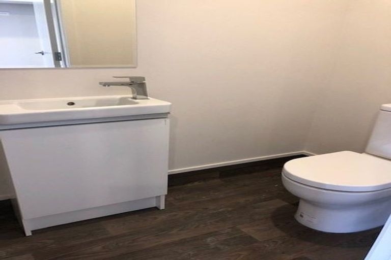 Photo of property in 5/9 Marlene Avenue, Te Atatu South, Auckland, 0610