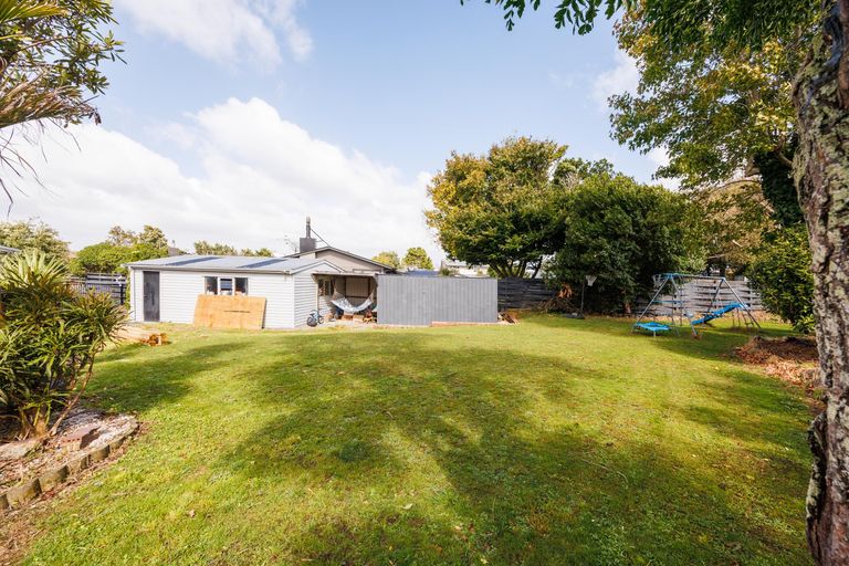 Photo of property in 3a Pukatea Place, Milson, Palmerston North, 4414