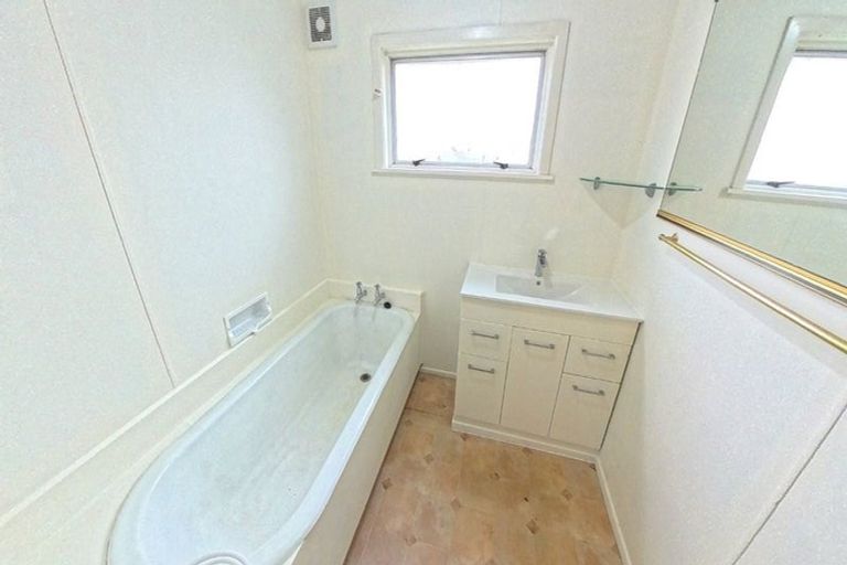 Photo of property in 4 Wood Street, Takaro, Palmerston North, 4410