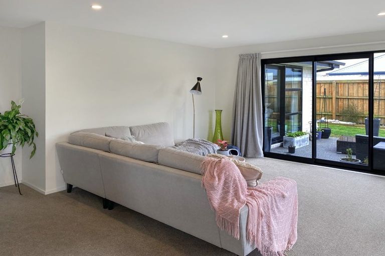 Photo of property in 33 Fairbairn Road, Rolleston, 7614