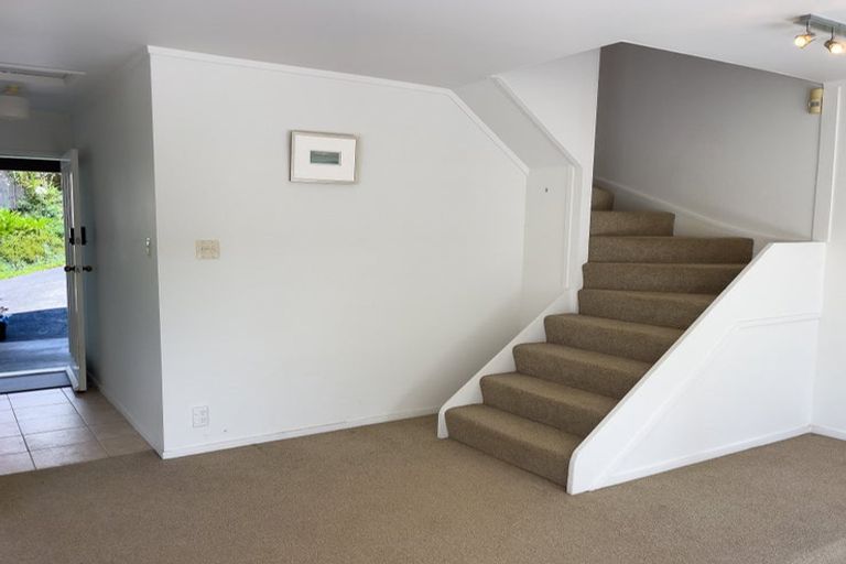Photo of property in 4/59 Rangatira Road, Beach Haven, Auckland, 0626