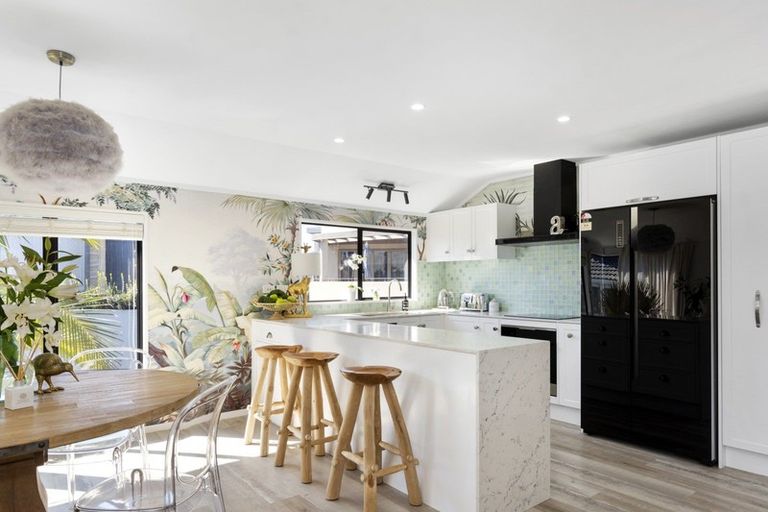 Photo of property in 2/127 Oceanbeach Road, Mount Maunganui, 3116