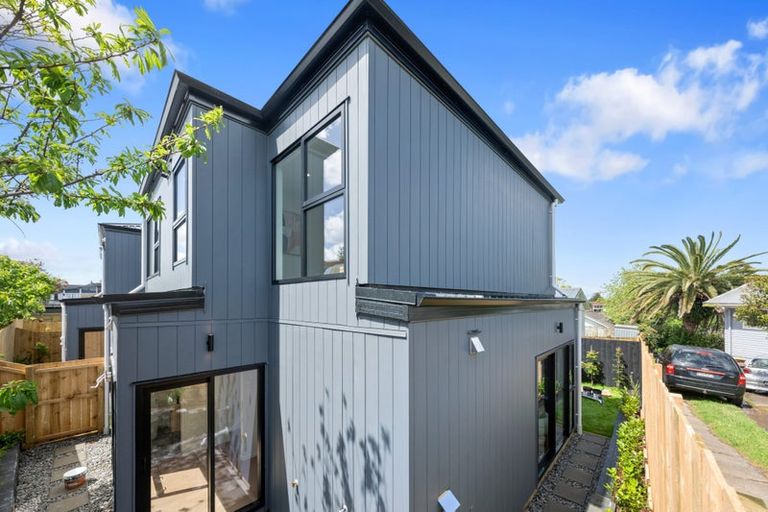 Photo of property in 101d Gossamer Drive, Pakuranga Heights, Auckland, 2010