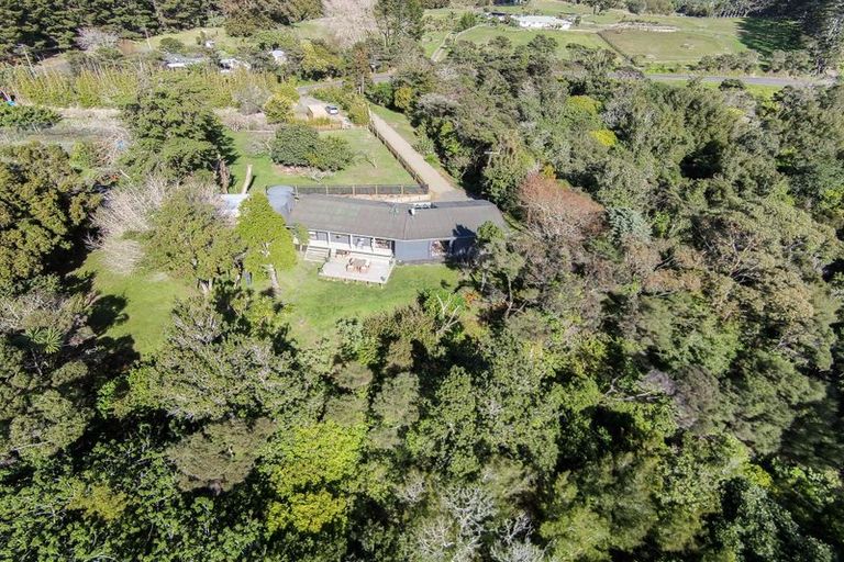 Photo of property in 10 Goudie Road, Helensville, 0875