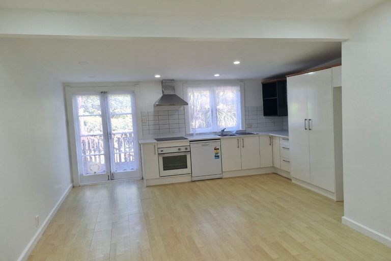 Photo of property in 28b Fruitvale Road, New Lynn, Auckland, 0600