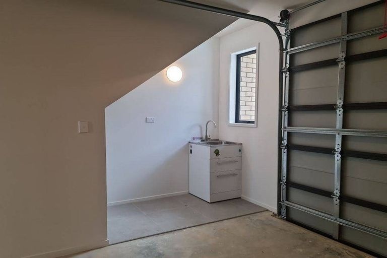 Photo of property in 42c Don Buck Road, Massey, Auckland, 0614