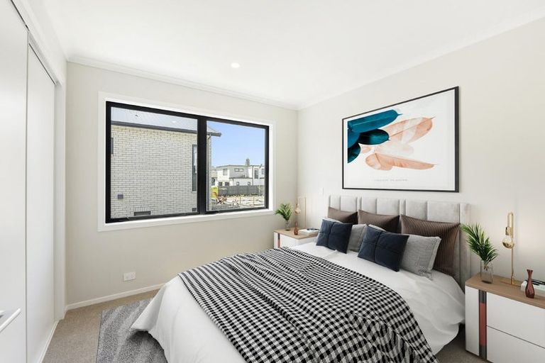 Photo of property in 2/17 Samuel Marsden Place, Whenuapai, 0618