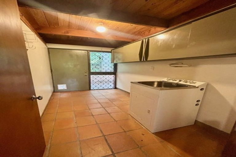 Photo of property in 52 Park Hill Road, Birkenhead, Auckland, 0626