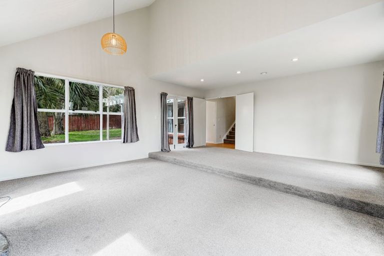 Photo of property in 3 Charles Prevost Drive, The Gardens, Auckland, 2105