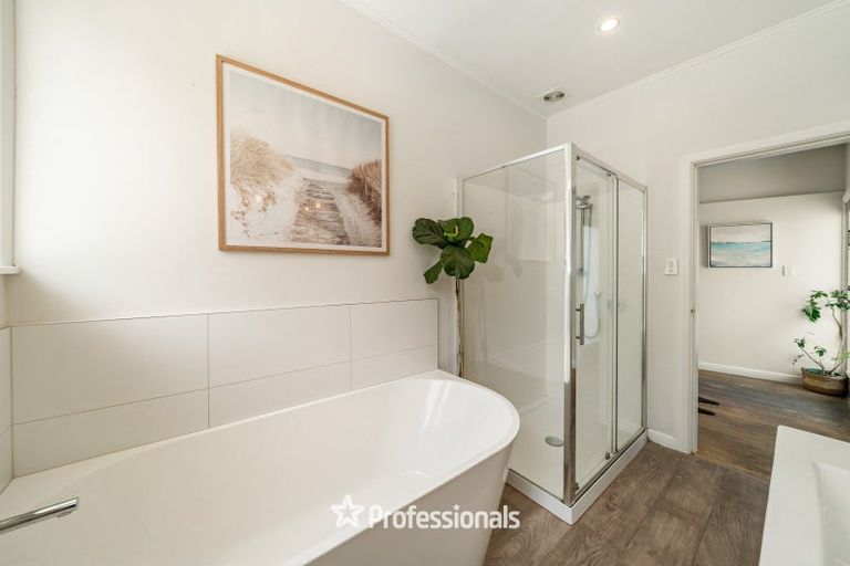 Photo of property in 132 Cheviot Road, Lowry Bay, Lower Hutt, 5013