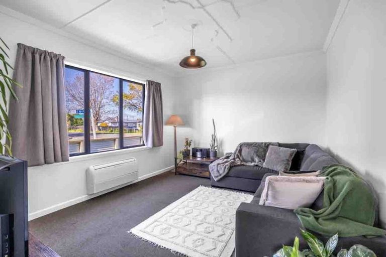 Photo of property in 2 Hillary Street, Winton, 9720