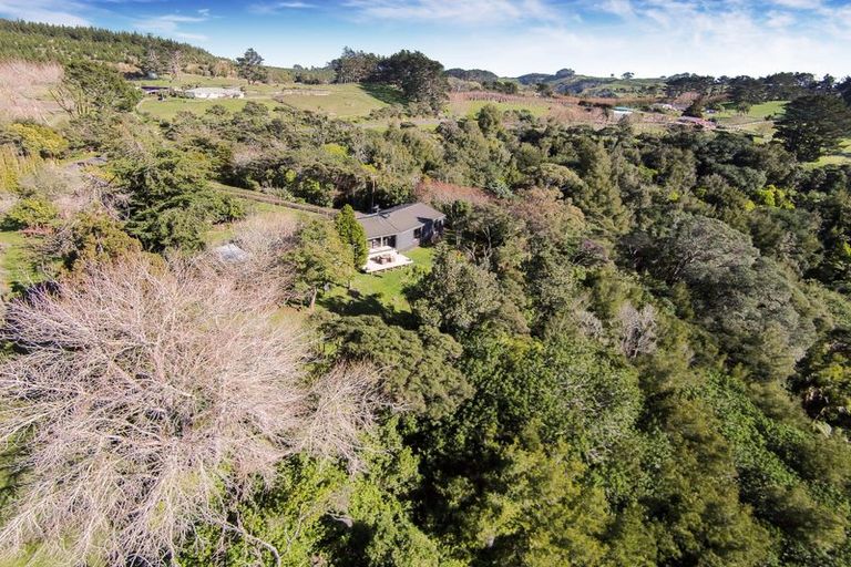 Photo of property in 10 Goudie Road, Helensville, 0875