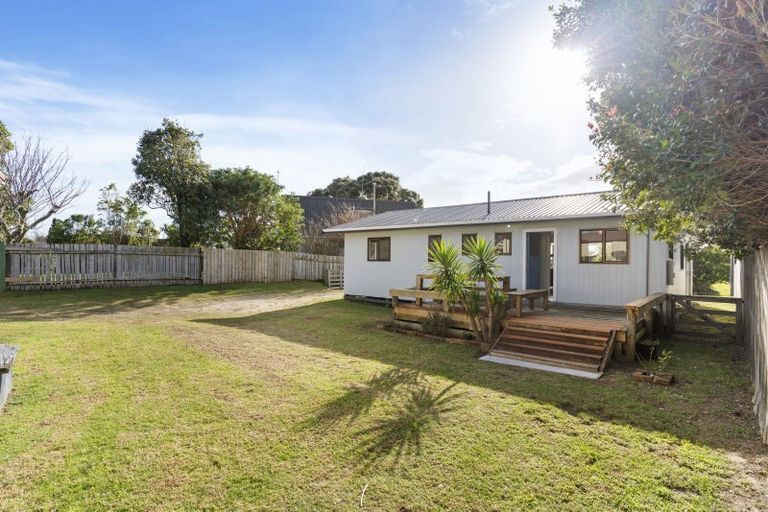 Photo of property in 309 Linton Crescent, Whangamata, 3620