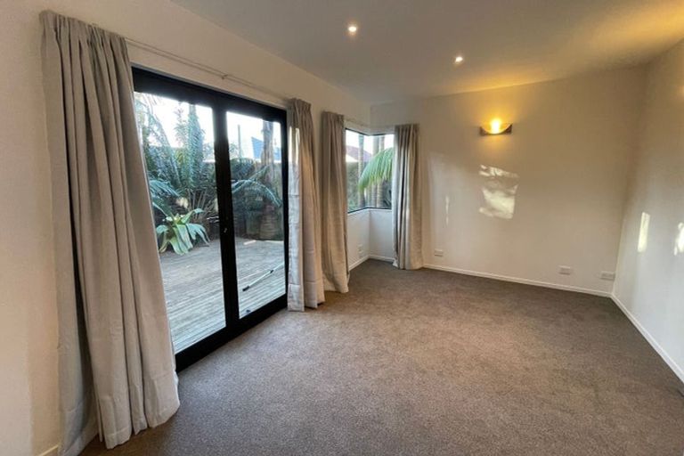 Photo of property in 1/41 High Road, Glenfield, Auckland, 0629