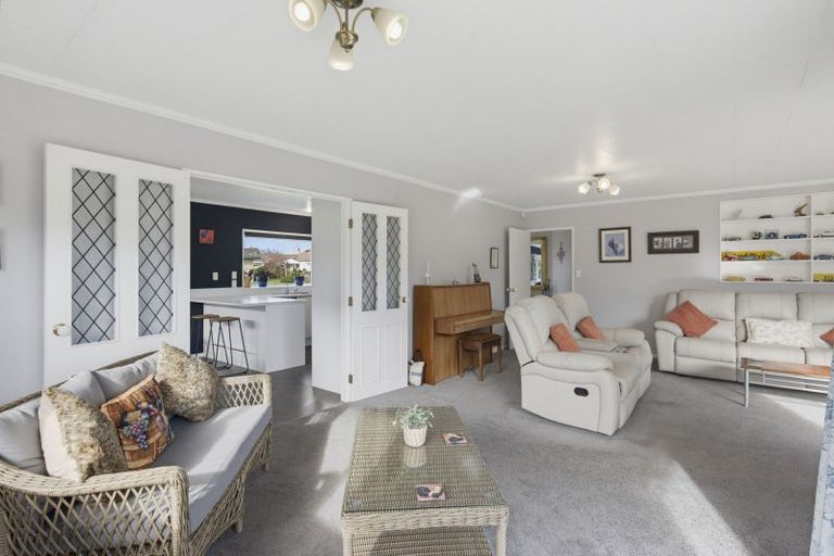 Photo of property in 16 Easton Way, Levin, 5510
