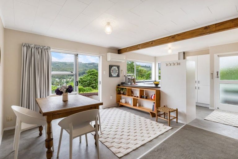 Photo of property in 6b Ely Grove, Wainuiomata, Lower Hutt, 5014