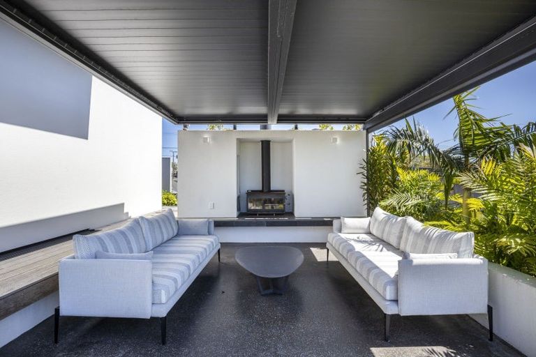 Photo of property in 5 Barrett Road, Spotswood, New Plymouth, 4310