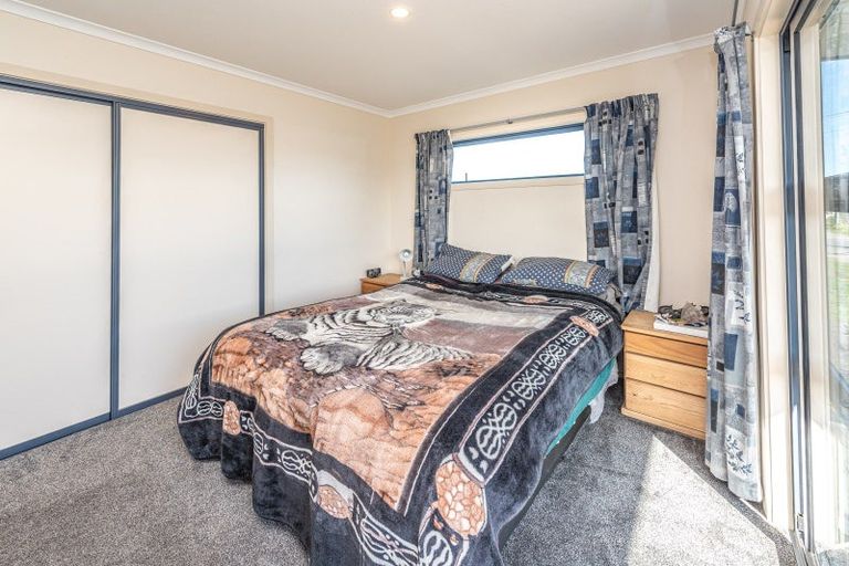 Photo of property in 12 Beaumaris Avenue, Castlecliff, Whanganui, 4501