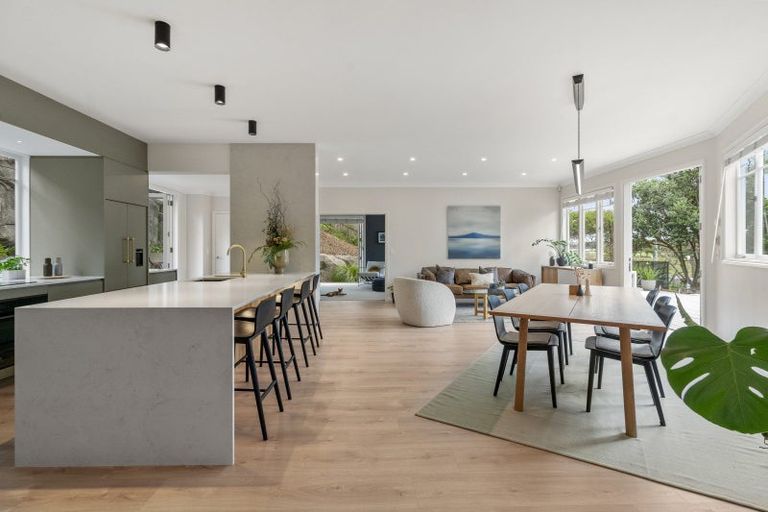 Photo of property in 28a Waterview Road, Stanley Point, Auckland, 0624