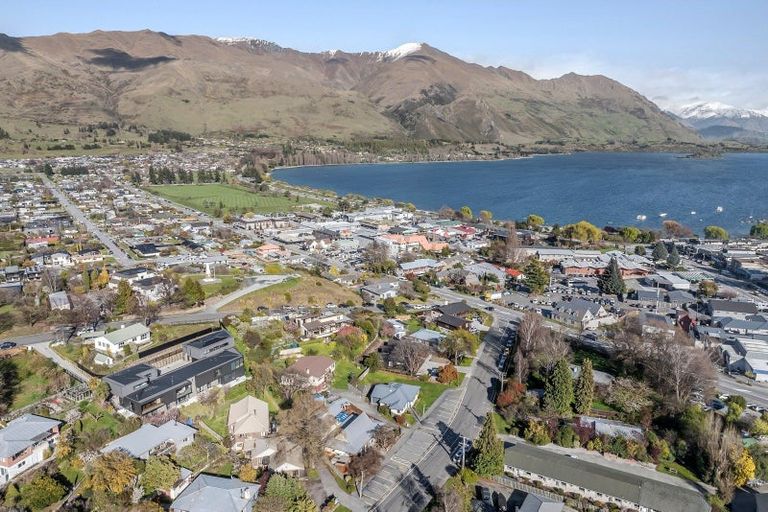 Photo of property in 19 Russell Street, Wanaka, 9305