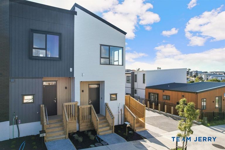 Photo of property in 22 Kuaha Road, Massey, Auckland, 0614