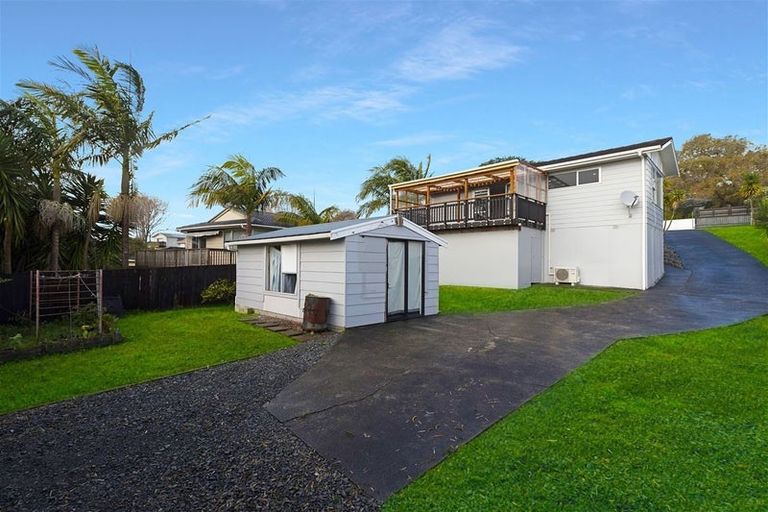 Photo of property in 62 Gallony Avenue, Massey, Auckland, 0614