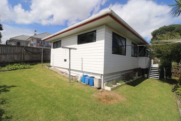 Photo of property in 2/99 Ocean View Road, Hillcrest, Auckland, 0627