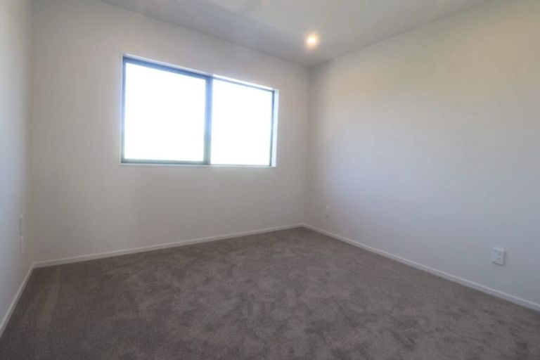 Photo of property in 44 Edgeworth Road, Glenfield, Auckland, 0629