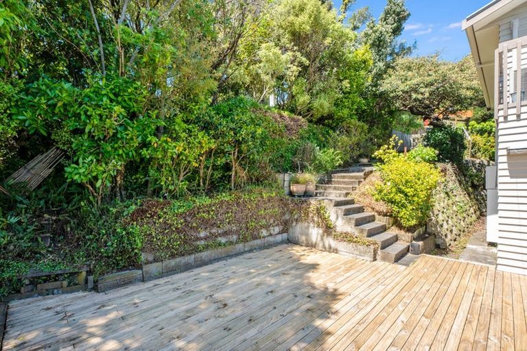 Photo of property in 4 Kahu Road, Paremata, Porirua, 5024