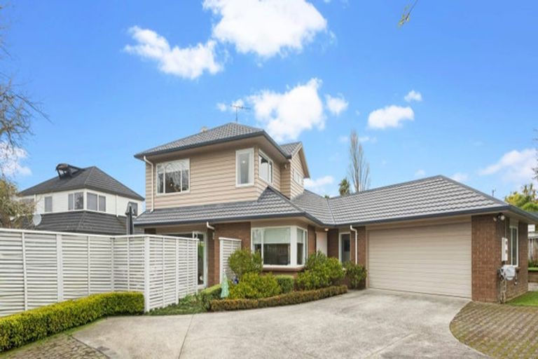 Photo of property in 17b Humphrey Kemp Avenue, Henderson, Auckland, 0612
