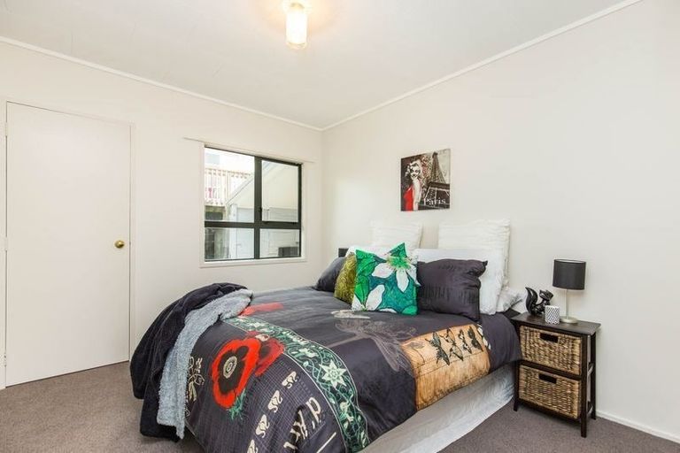 Photo of property in 18 Riserra Drive, Ranui, Auckland, 0612