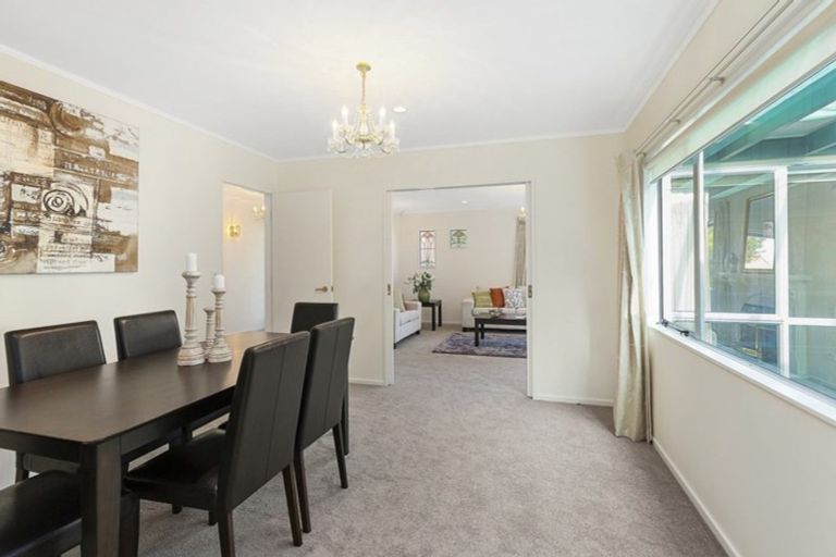 Photo of property in 17 Samwell Drive, Whitby, Porirua, 5024
