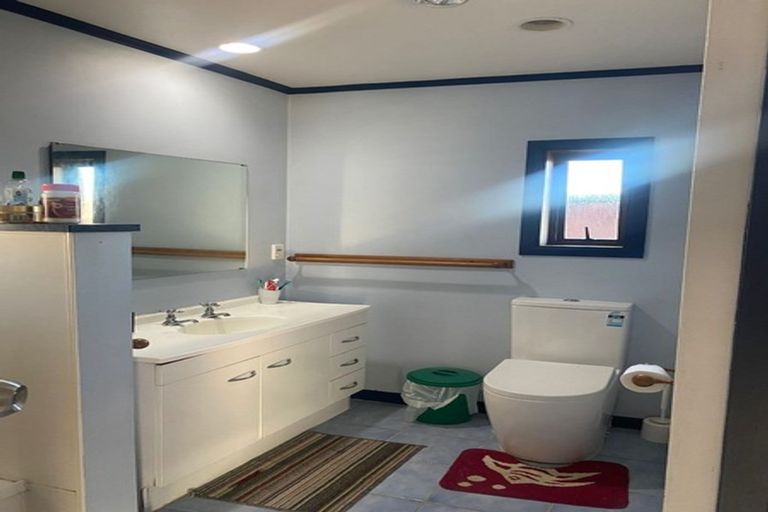 Photo of property in 28 Grove Road, Papakura, 2110