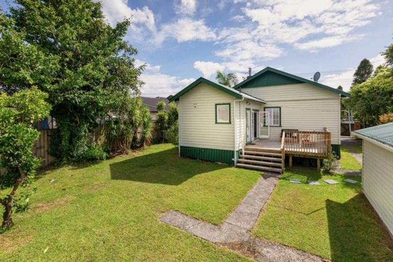 Photo of property in 22 Rimu Street, New Lynn, Auckland, 0600