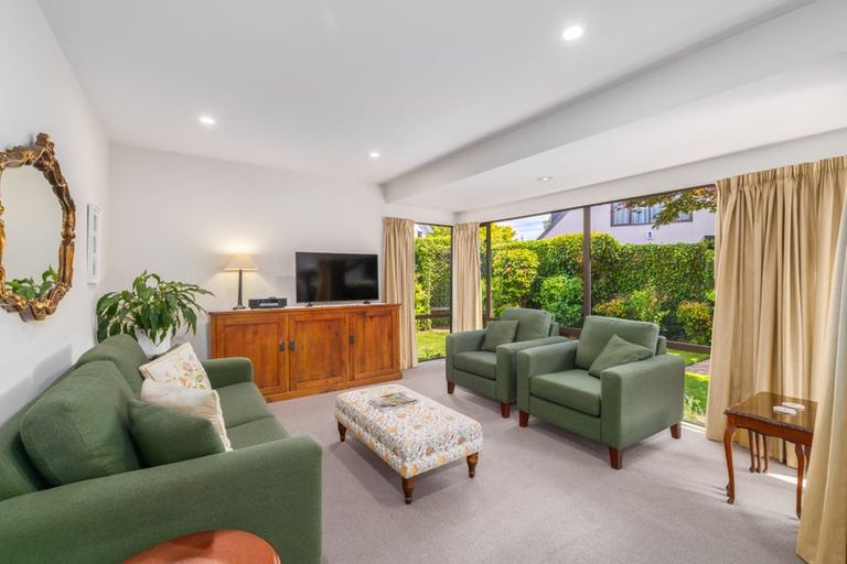 Photo of property in 33 Mcdougall Avenue, St Albans, Christchurch, 8014