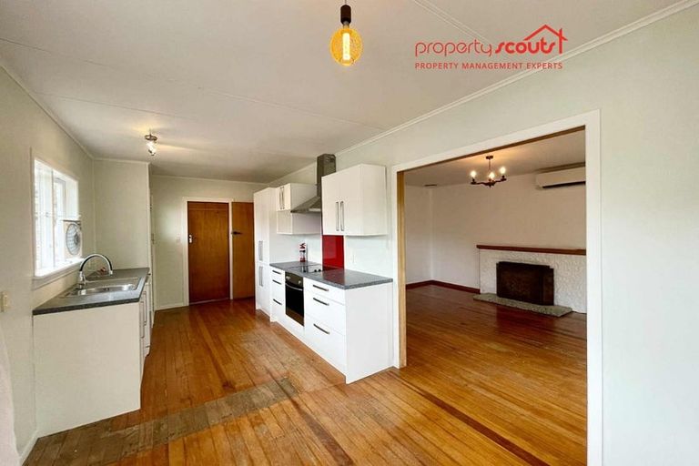 Photo of property in 15 Beaumont Crescent, Frankleigh Park, New Plymouth, 4310