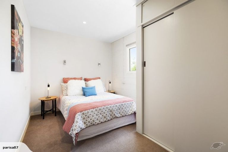Photo of property in 18 Southern Cross Crescent, Island Bay, Wellington, 6023