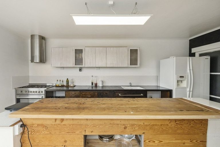 Photo of property in 50 Roberts Road, Te Atatu South, Auckland, 0610