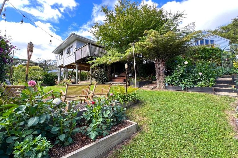 Photo of property in 8 Luxor Place, Massey, Auckland, 0614